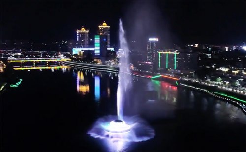 亚洲第一高喷泉音乐喷泉，主喷高168米
